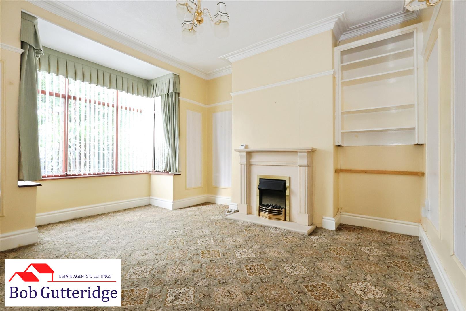 BAY FRONTED LOUNGE